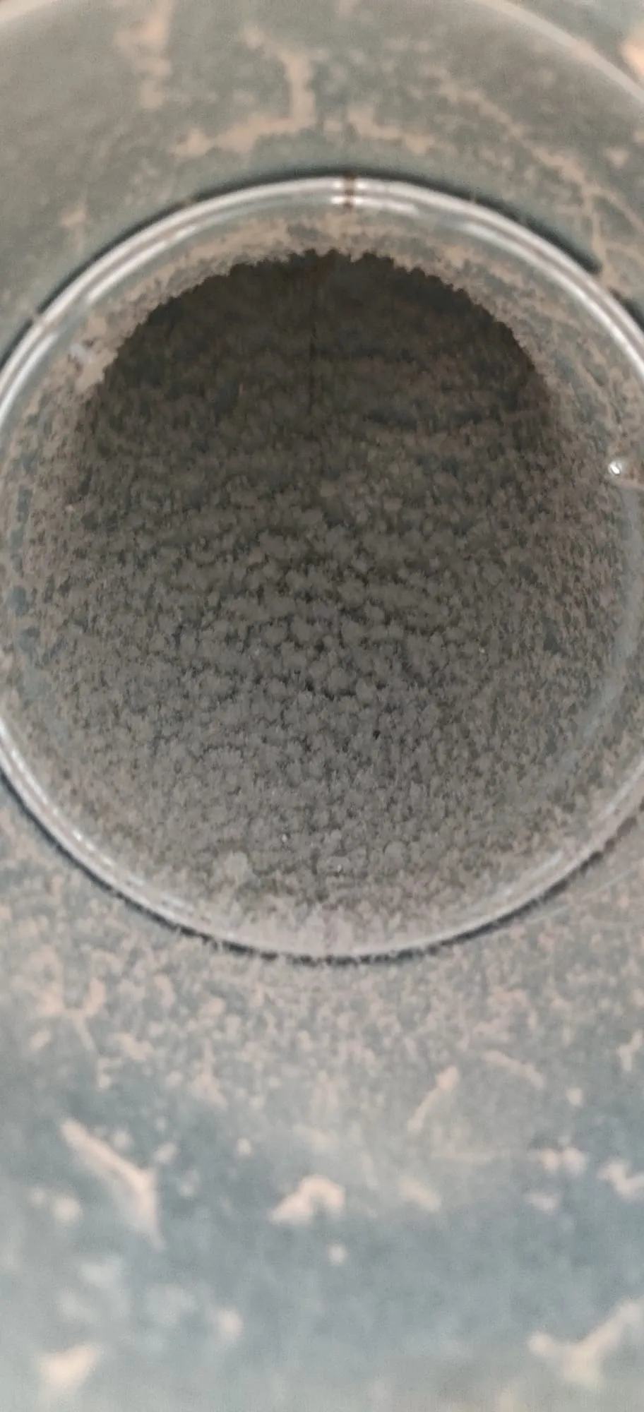 Ennen puhdistusta - likainen ilmanvaihtokanava